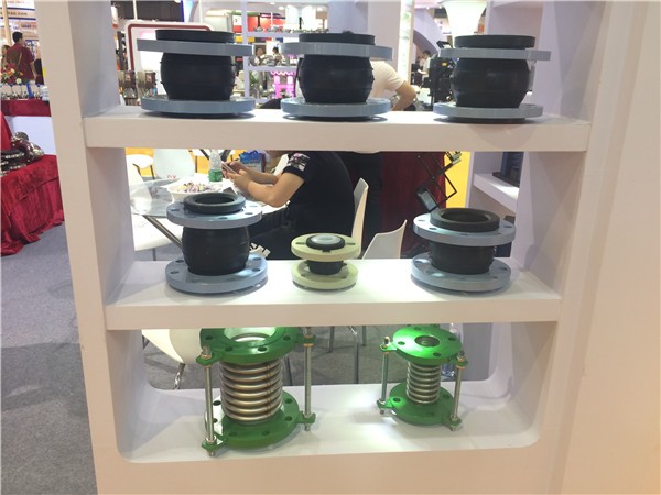 橡膠接頭廠家參加上海國際泵管閥展覽會(huì)現(xiàn)場(chǎng) 橡膠接頭廠家參加上海國際泵管閥展覽會(huì)現(xiàn)場(chǎng)